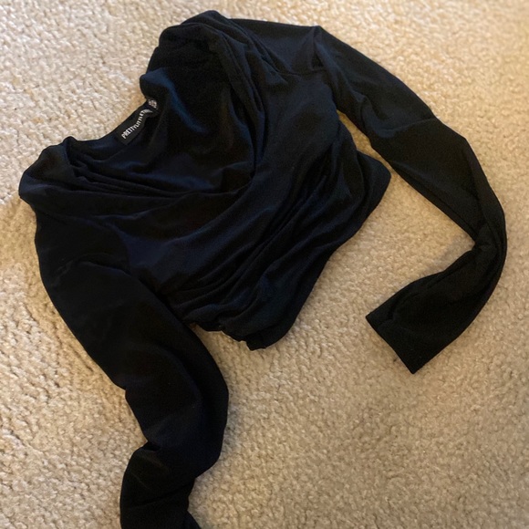Pretty Little Thing Long Sleeve Top 🖤 NWOT - Picture 2 of 2